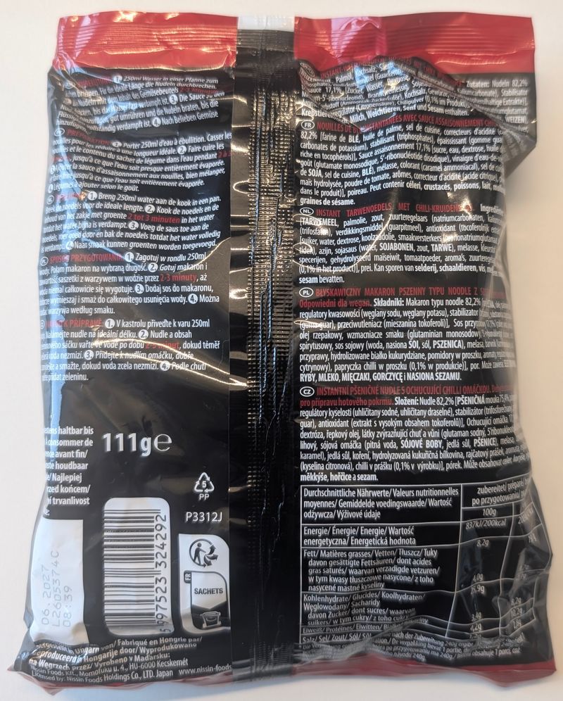 Rückseite der Nissin Soba Chili Packung mit Zubereitungshinweisen, Zutatenliste und Nährwerttabelle